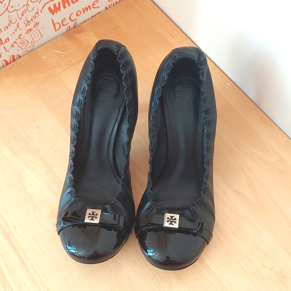 Tory burch high heeled black leather shoes